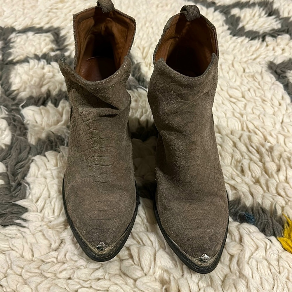 Cromwell Booties ✨